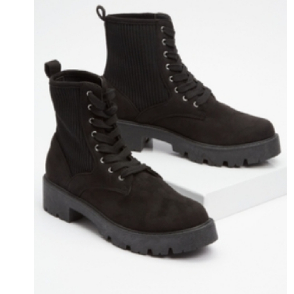 Y2k lug soleBlack lace up Combat boots sz8